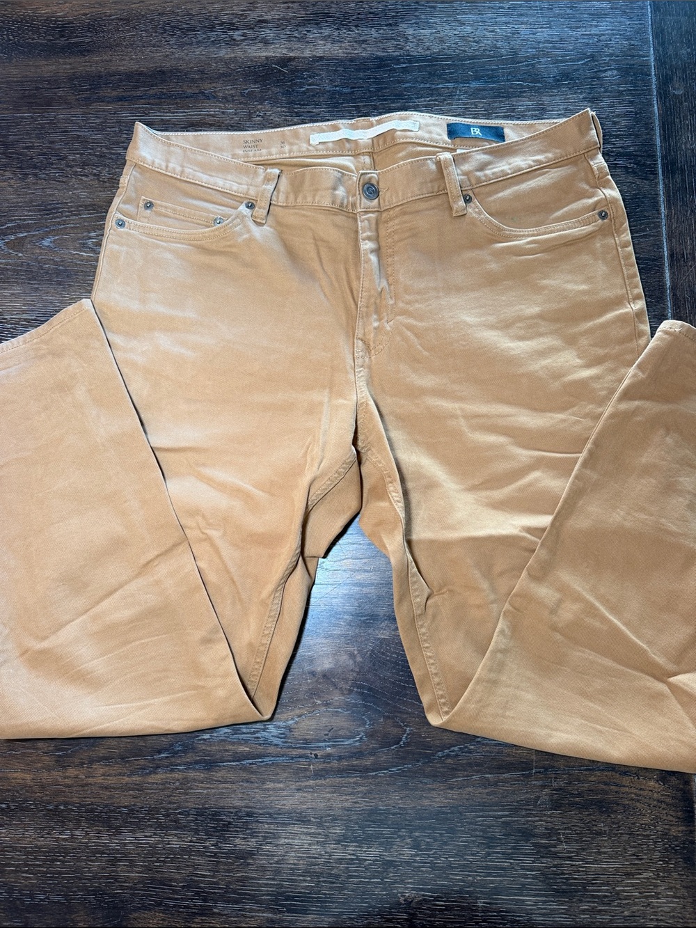 Banana Republic men’s Straight-Leg jeans in Tan - Picture 2 of 3